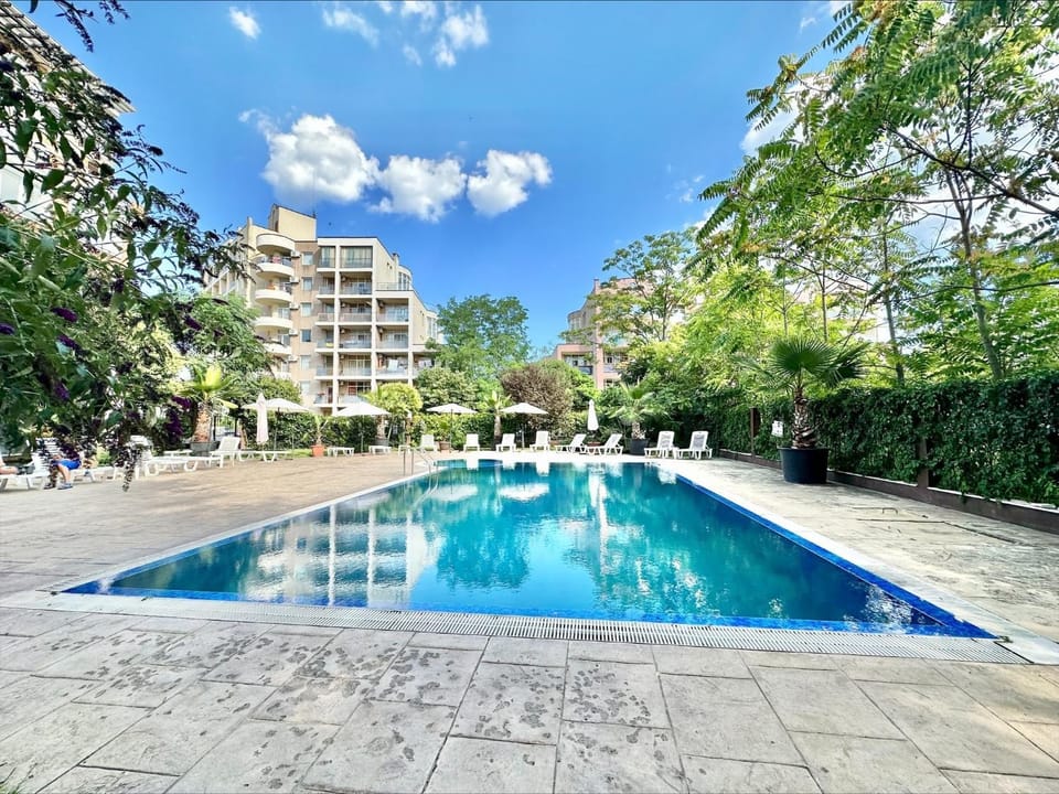 Swimming pool, Swimming pool