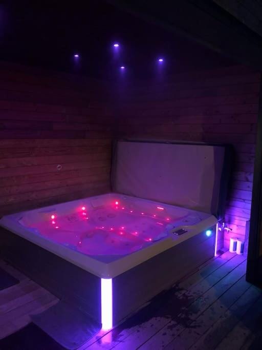 Spa XXL House in Bruz