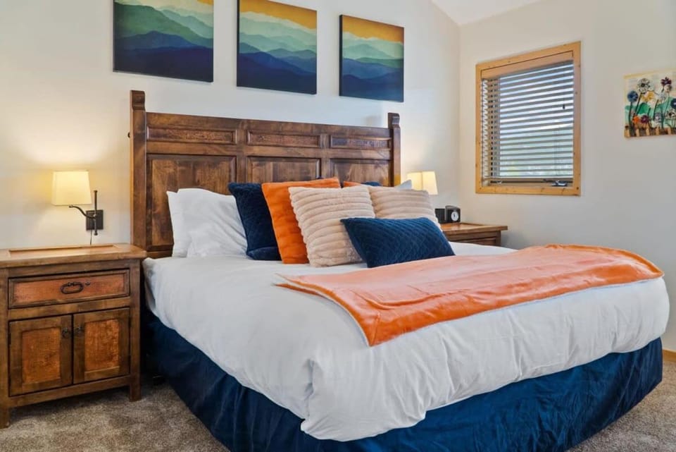 Updated 3BD 3 Blocks to Gondola House in Breckenridge