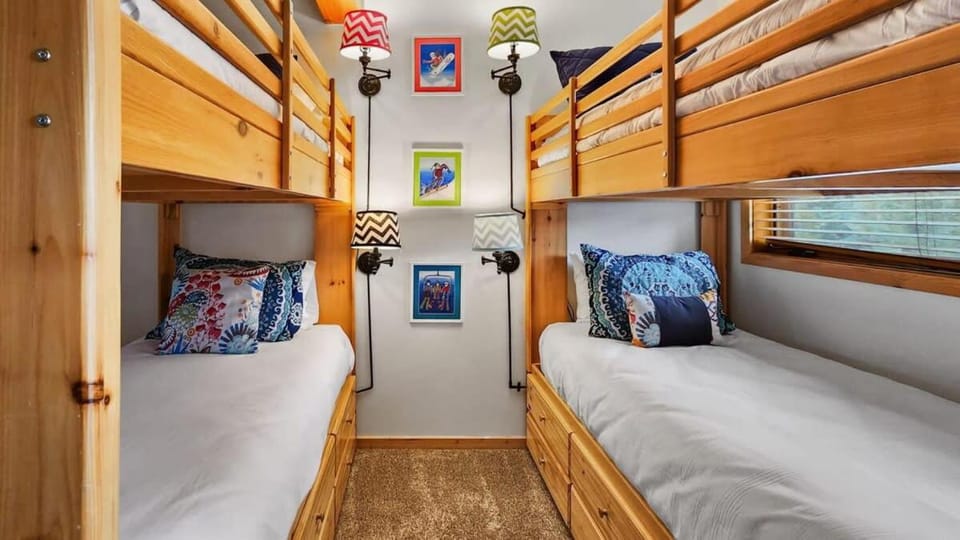 Updated 3BD 3 Blocks to Gondola House in Breckenridge