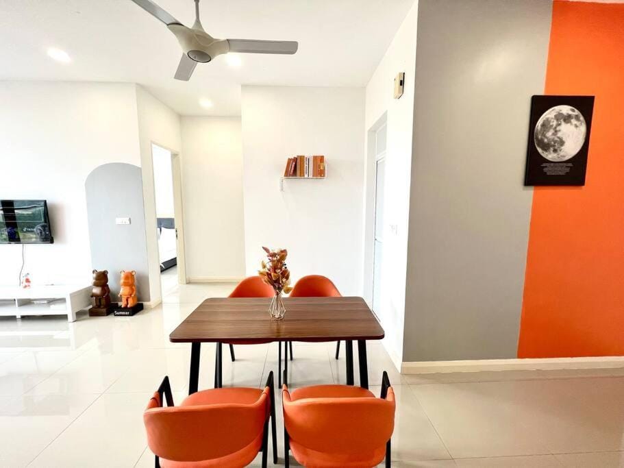 Walk to Legoland, Kid Lego Toys, D'Pristine Medini Apartment in Johor