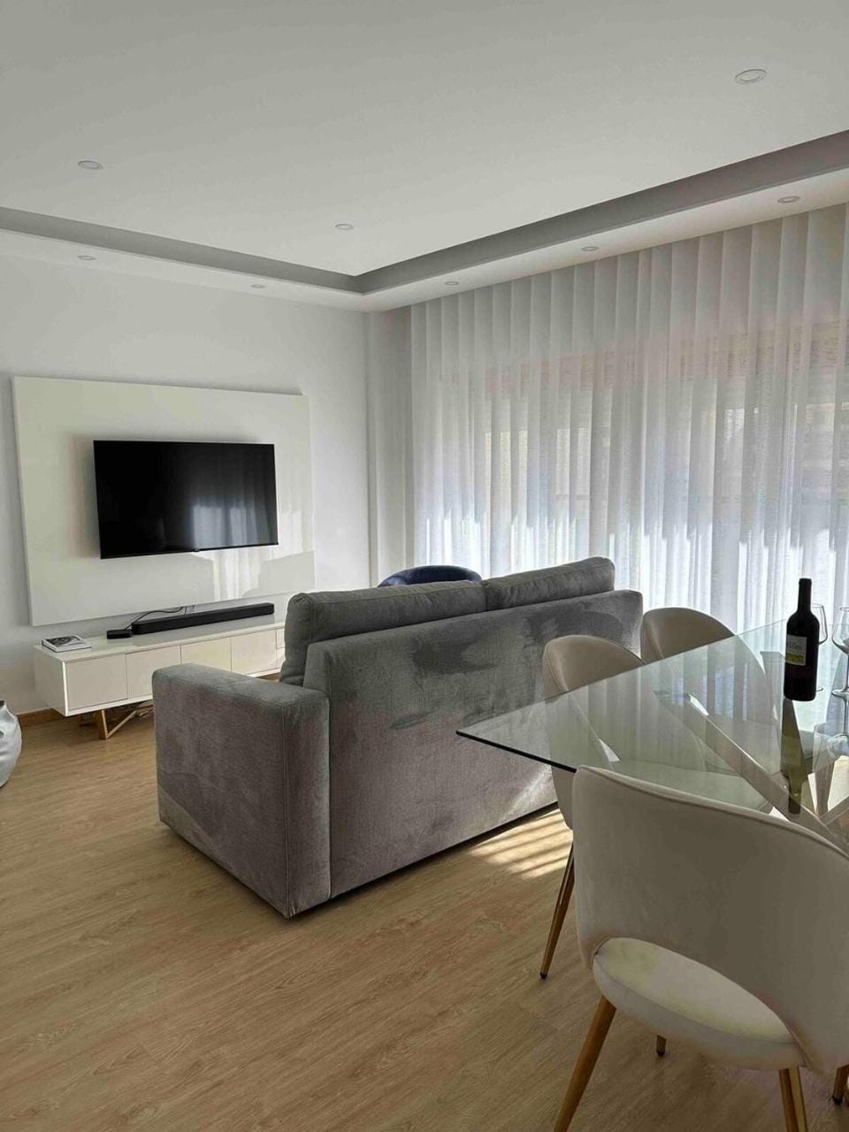 Glam 2 bedroom In Massamá Apartment in Lisbon District