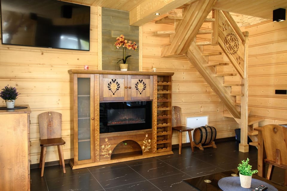 TV and multimedia, Living room, Seating area, flat iron