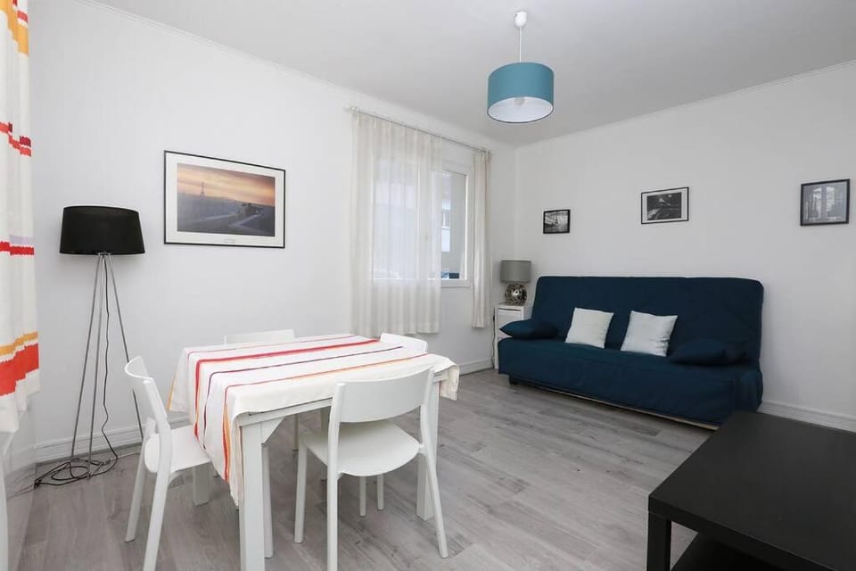 TV and multimedia, Living room, Dining area