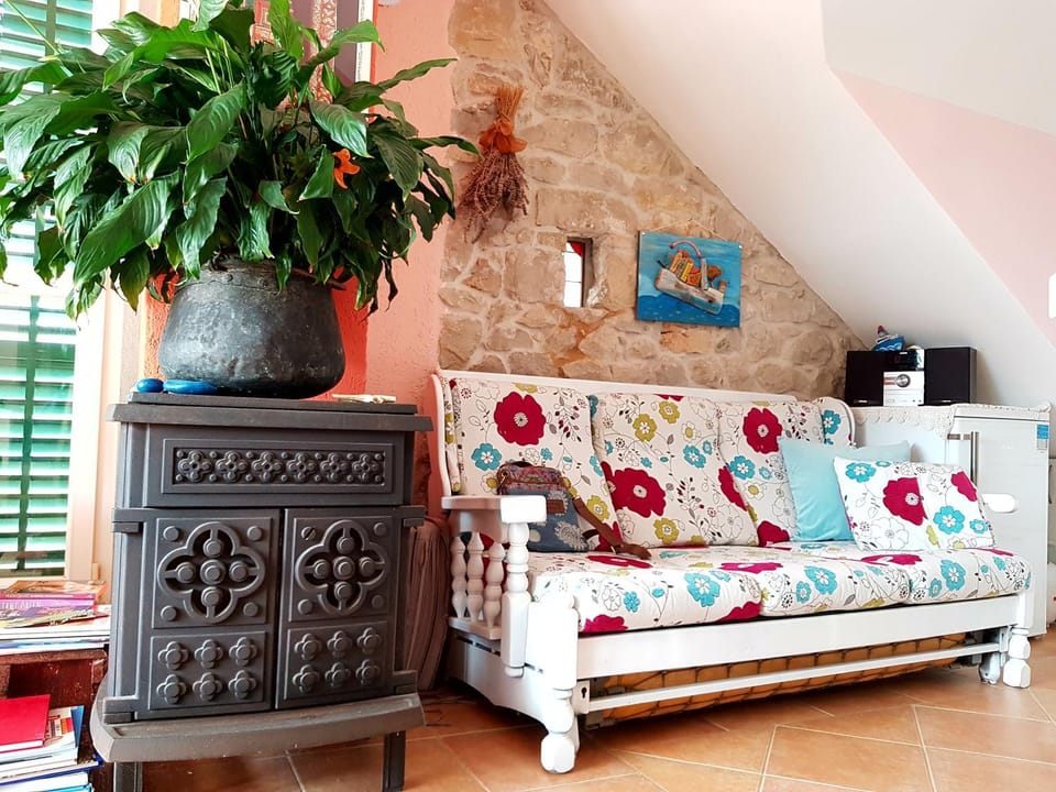 Living room, Decorative detail