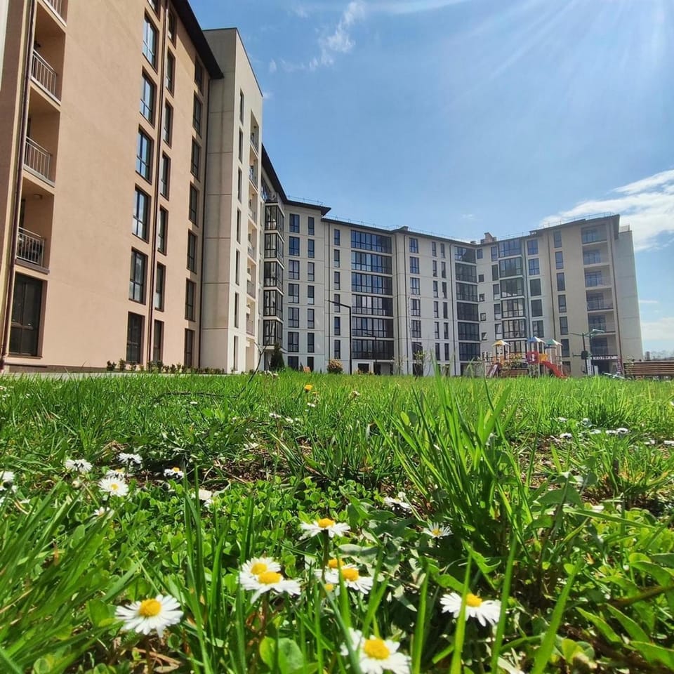 Property building, Spring