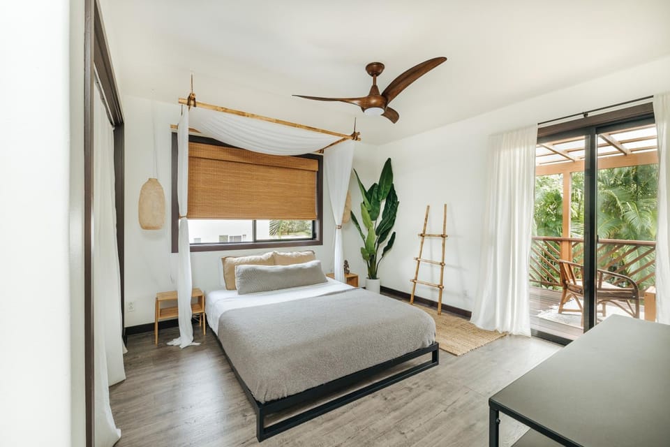 Bed, Photo of the whole room, Bedroom, fireplace