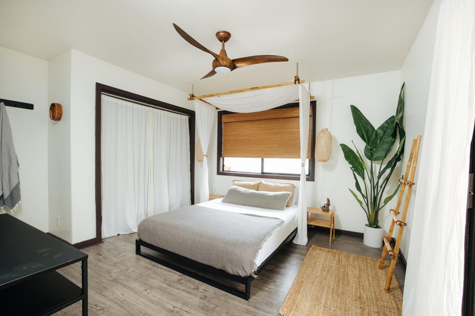 Bed, Photo of the whole room, Bedroom, fireplace