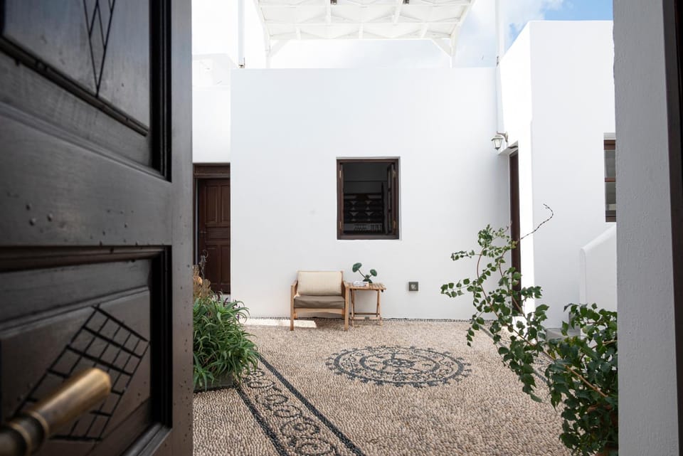 Property building, Patio, Day