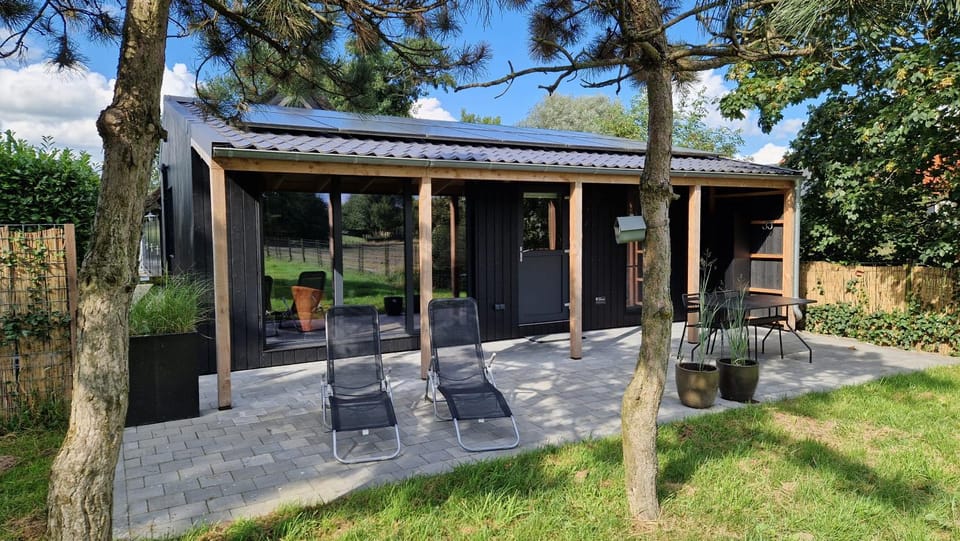 Chalet de Scherpenweide, compleet landelijk gelegen huisje met optie jacuzzi Chalet in North Brabant (province)