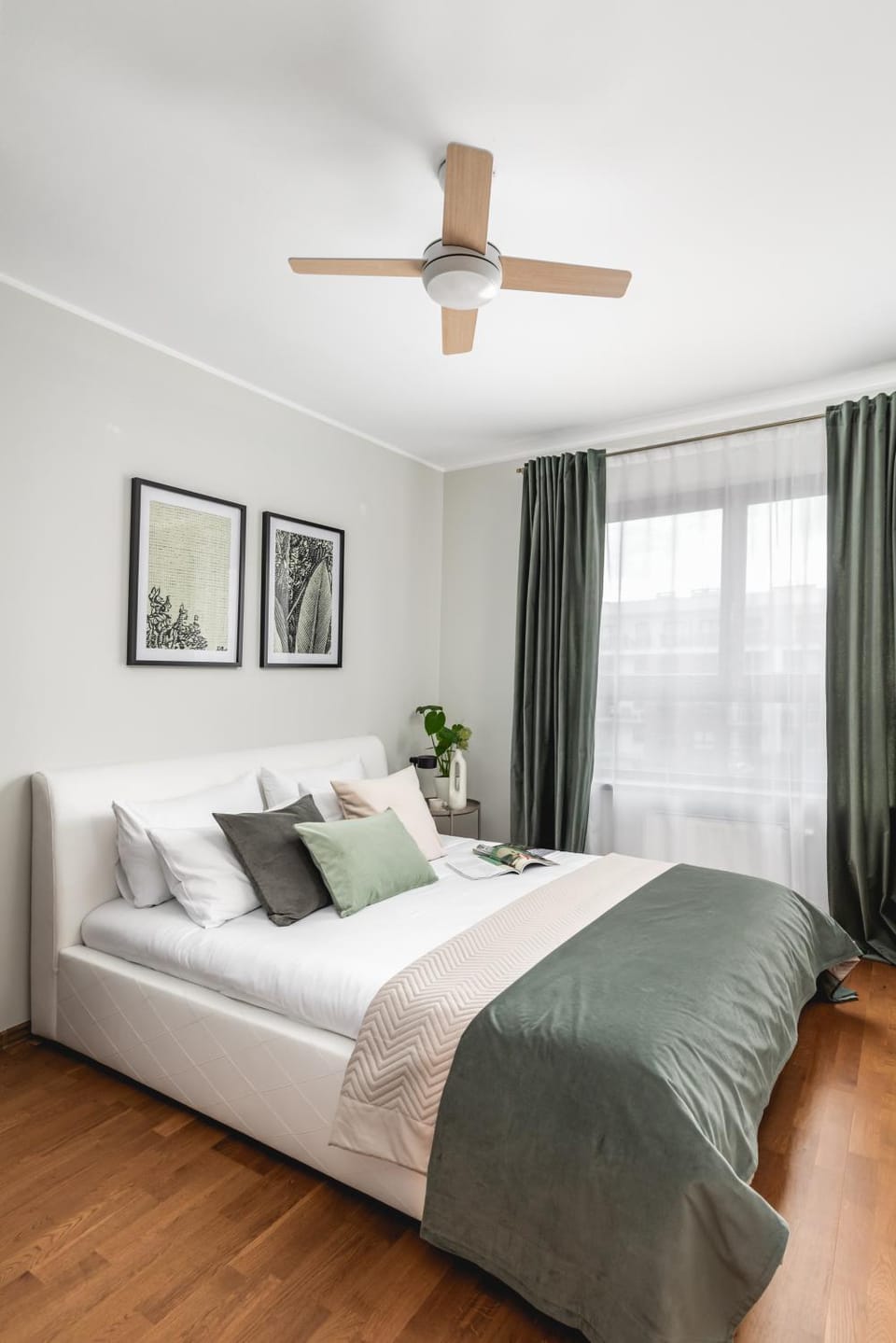 Bed, Photo of the whole room, Bedroom, fireplace