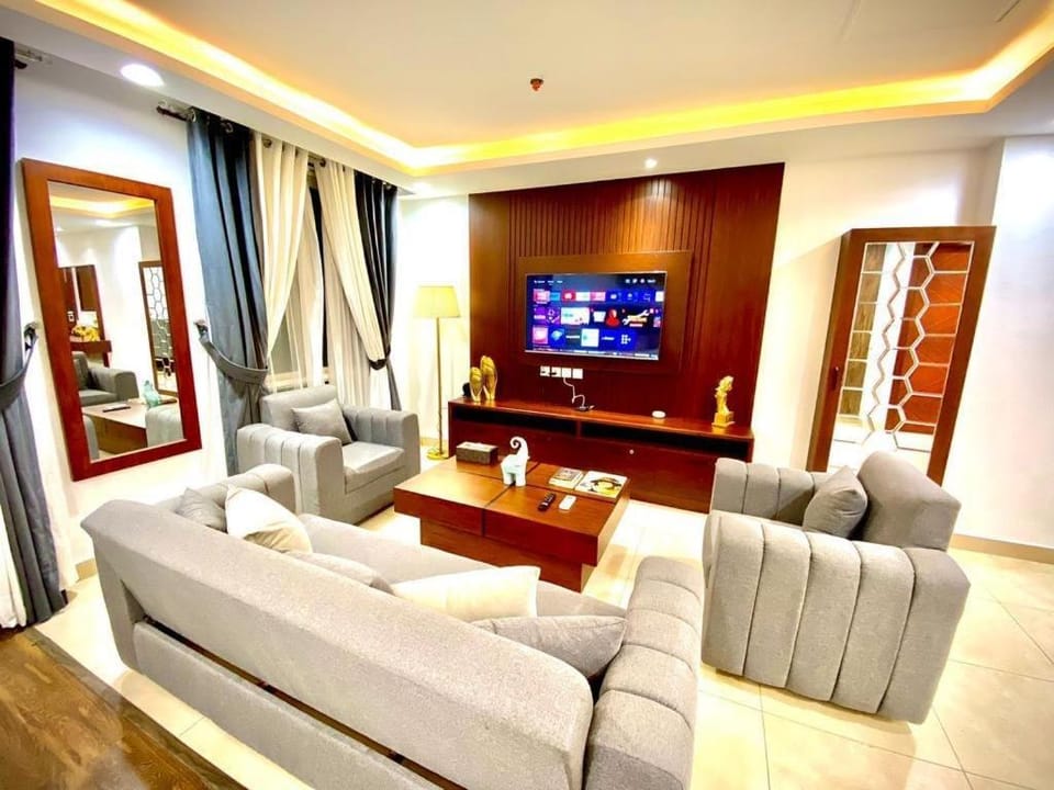 Luxury One Bed Apartment Goldcrest Grand Mall and Residency DHA LHR Apartment in Lahore