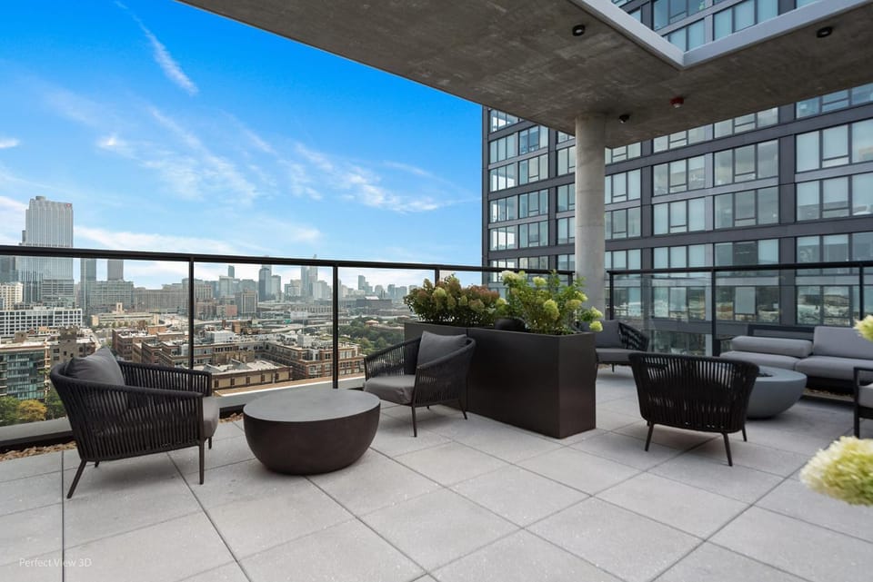 Property building, Patio, Balcony/Terrace