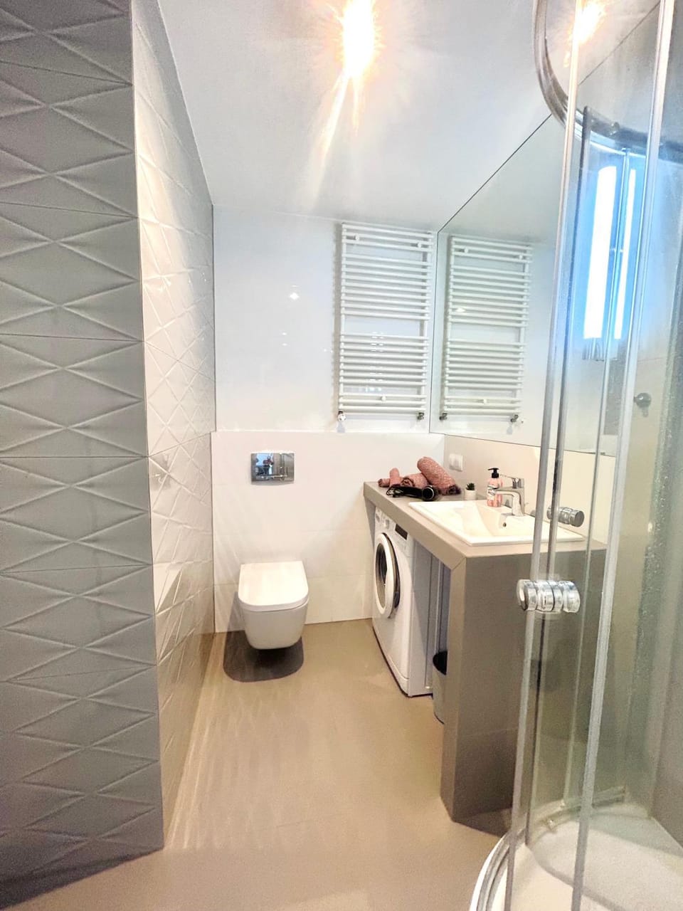 Bathroom, washing machine