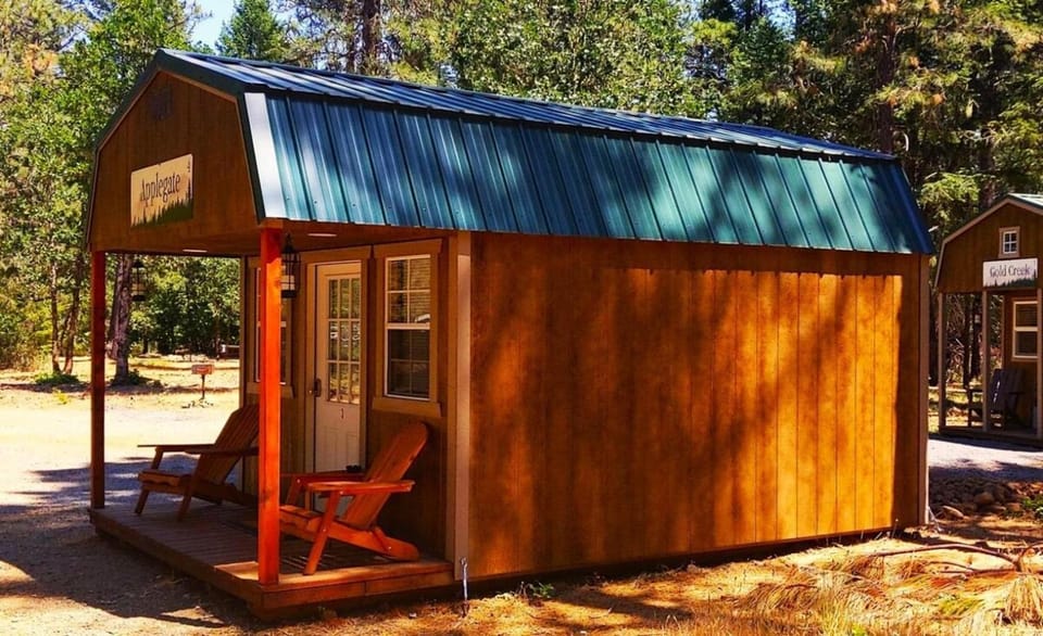 Applegate Cabin 2 Cabin in Oregon