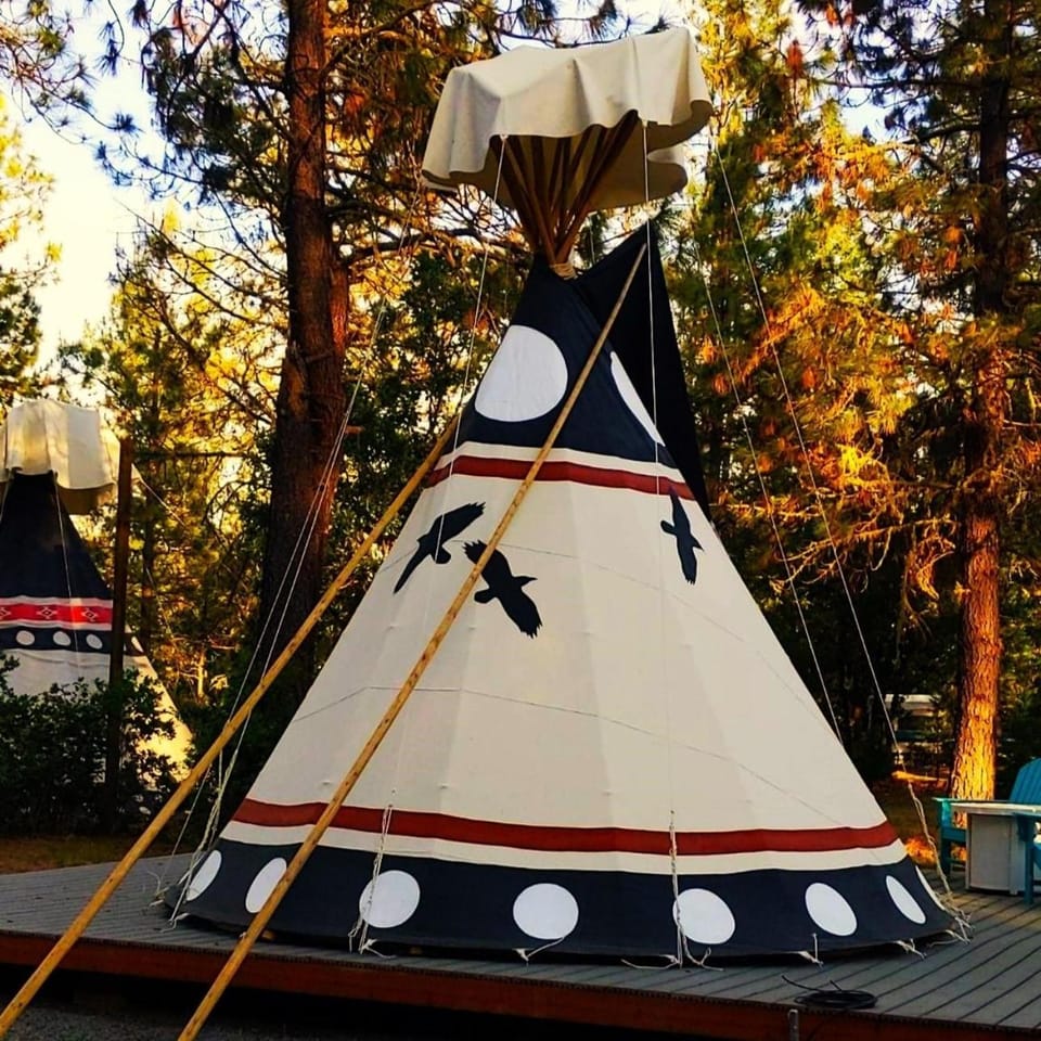 Ravens Myth - Luxury Glamping - Sleeps 2 Luxury tent in Oregon
