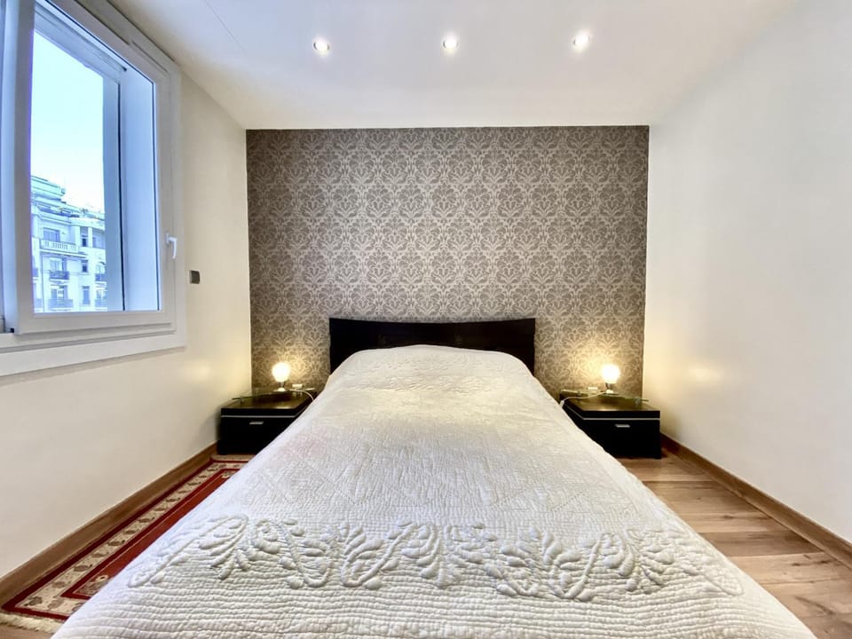 Bed, Bedroom