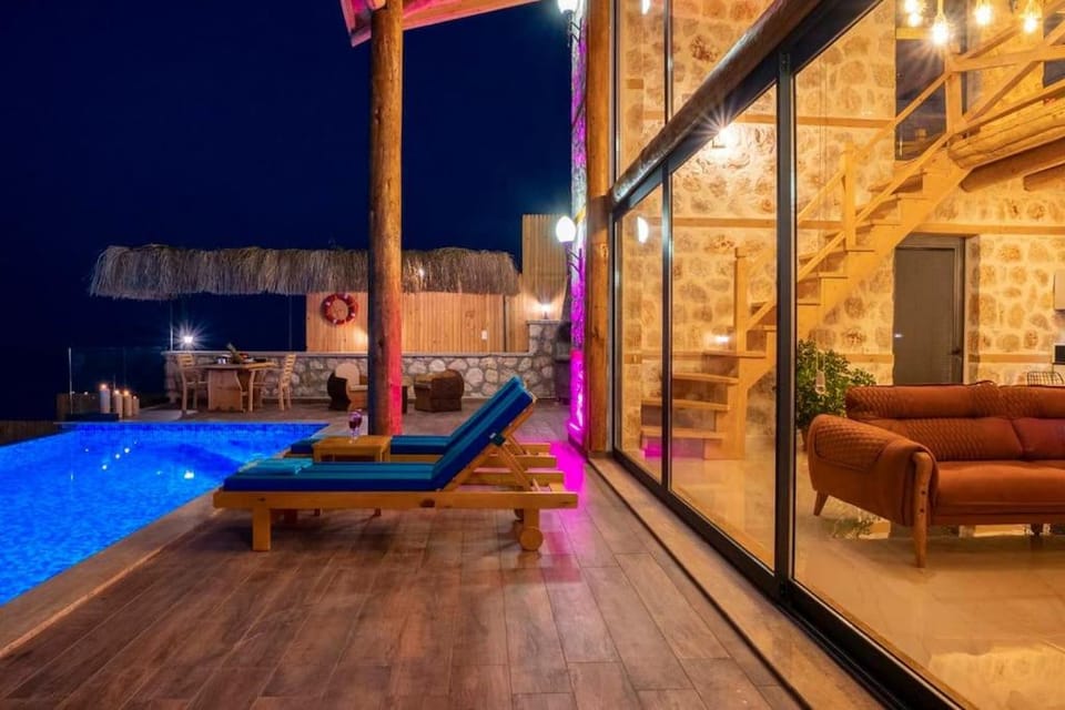 Luxury Honeymoon Villa with Sea View Villa in Antalya Province