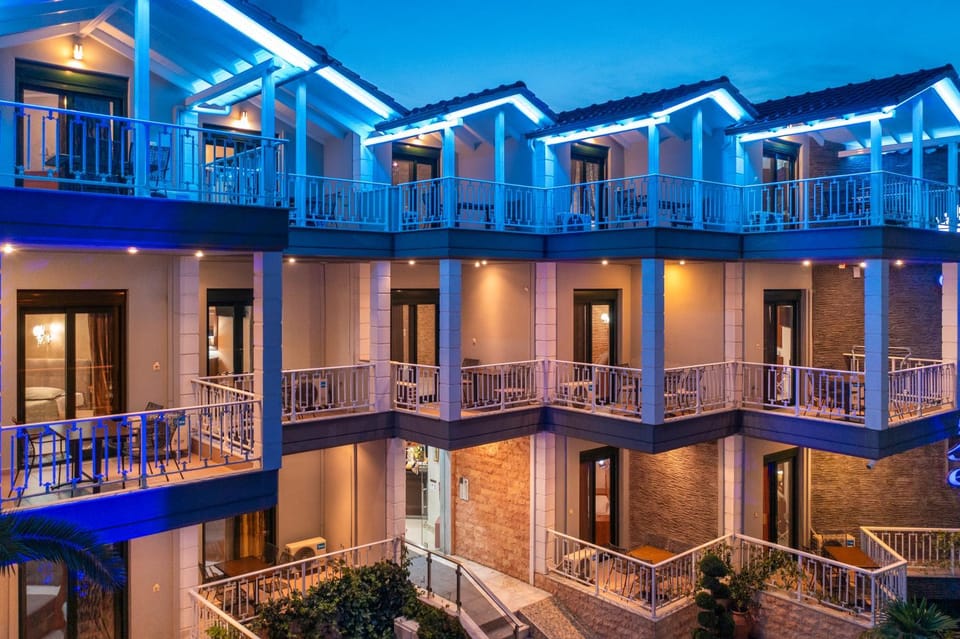 Property building, Balcony/Terrace, Internal: Not applicable to any particular room