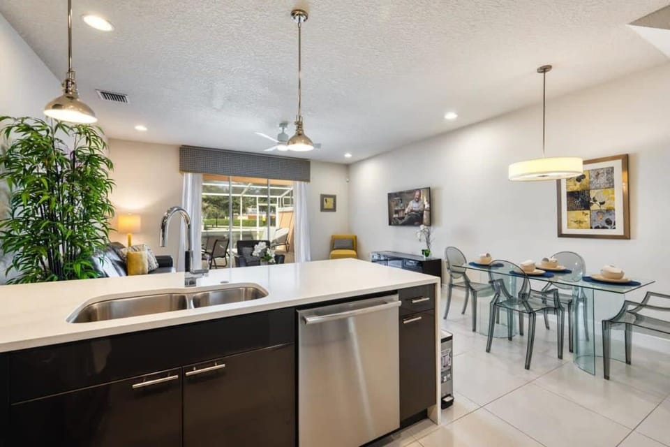 Distinctive Home Private Pool House in Four Corners