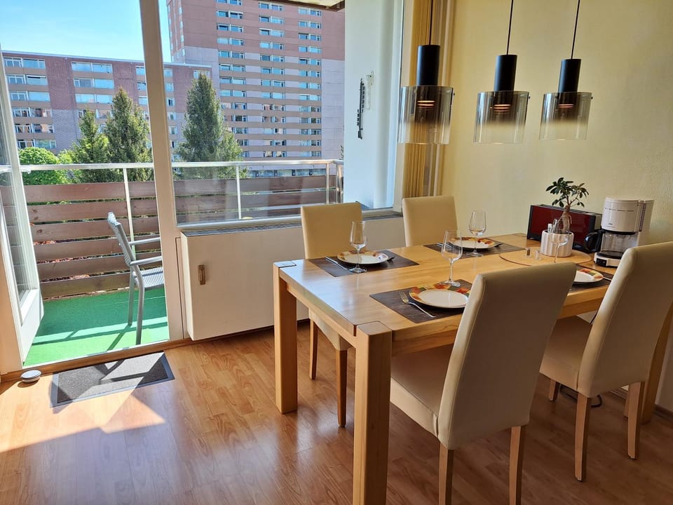 View (from property/room), Balcony/Terrace, Dining area