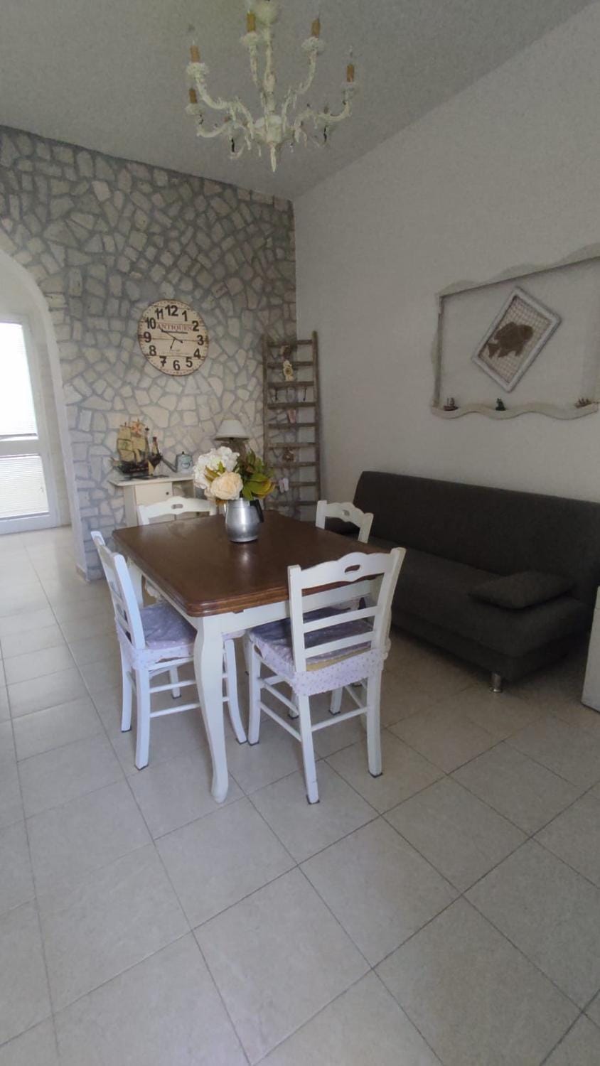 Dining area, Lunch