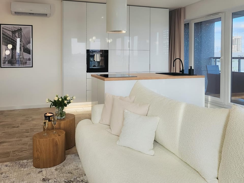 Kitchen or kitchenette, Living room, Seating area, air conditioner