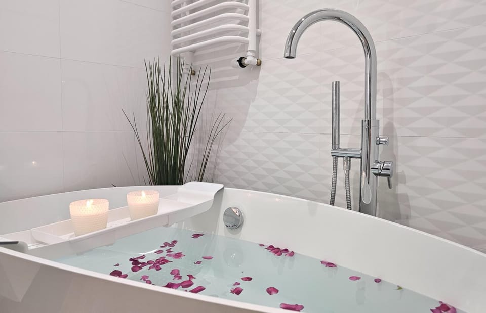 Bathroom, Bath