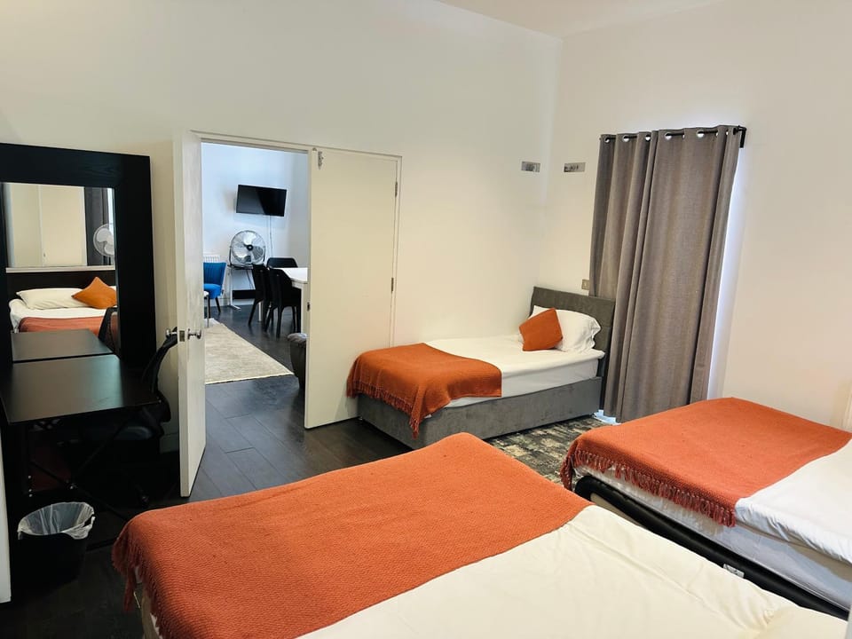 Photo of the whole room, Bedroom