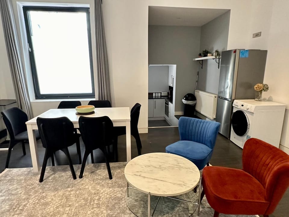 Living room, Seating area, Dining area