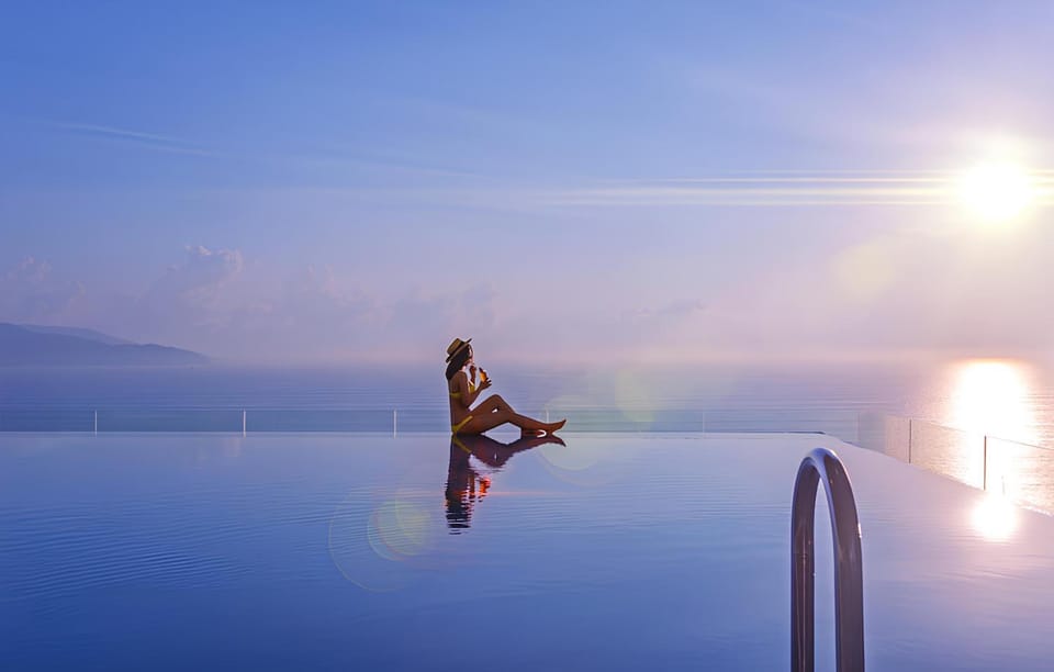 Day, People, Natural landscape, Pool view, Sea view, Swimming pool, Swimming pool, Sunrise, Sunset, group of guests