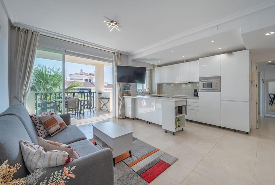 Flat -Puerto Banus Locrimar 3-Pool-Parking Apartment in Marbella