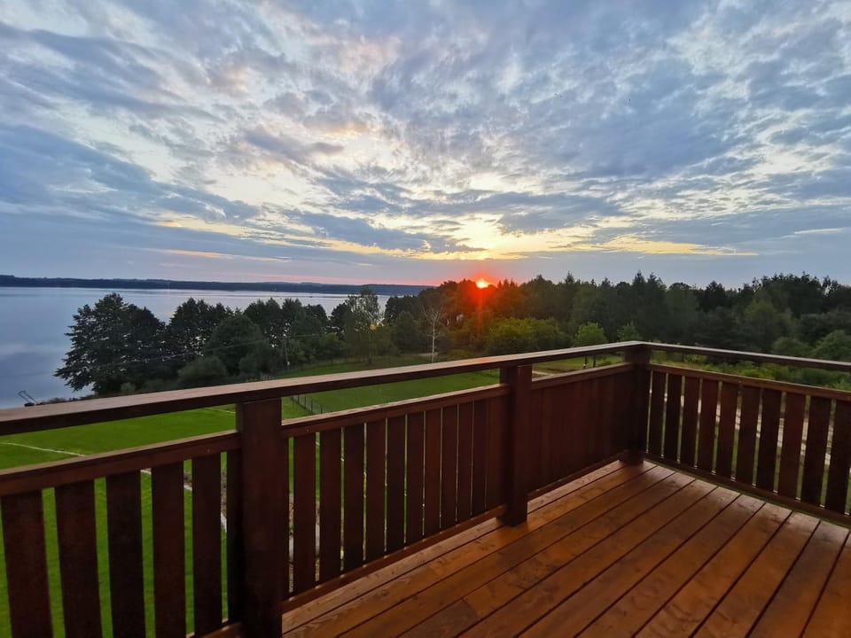 View (from property/room), Lake view, Sunrise