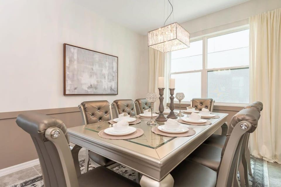Stunning Retreat, Private Pool, Perfect Location House in Four Corners