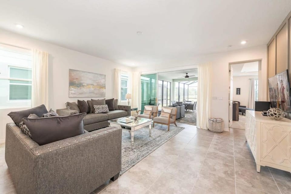 Stunning Retreat, Private Pool, Perfect Location House in Four Corners