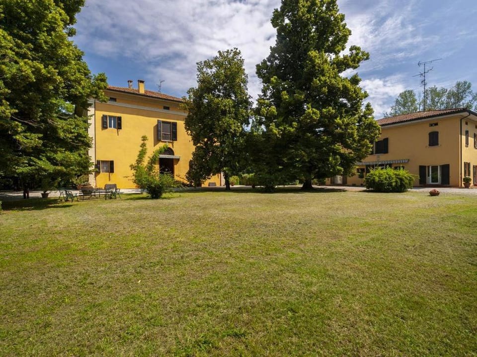 Property building, Garden