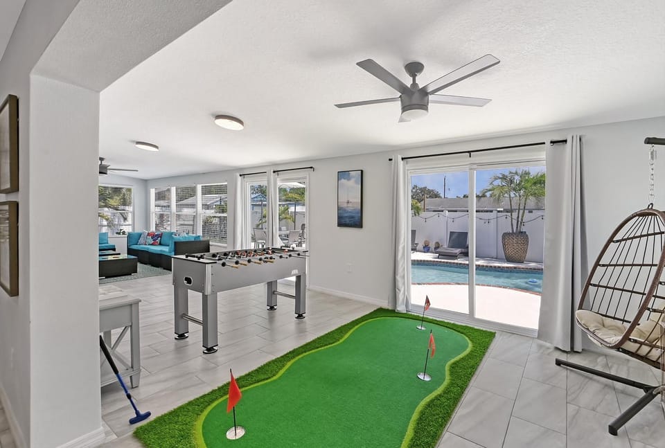 HEATED Pool, Game Room, Bunk Beds, Close to Beaches, Fun! House in Bradenton