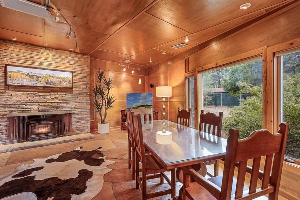 Historic Ranch house AC on forest acres in town House in Flagstaff
