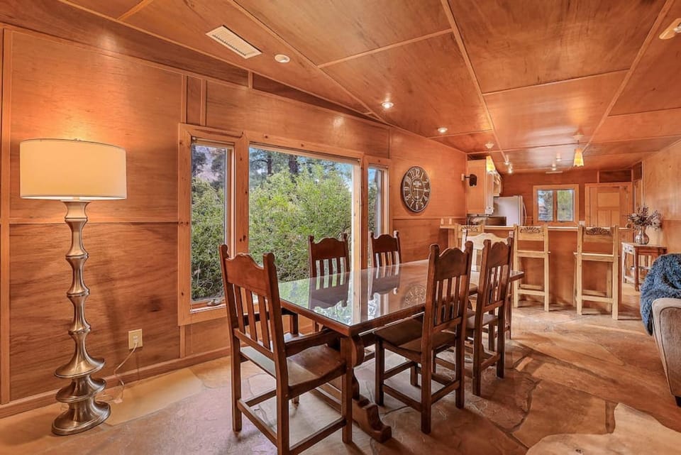 Historic Ranch house AC on forest acres in town House in Flagstaff