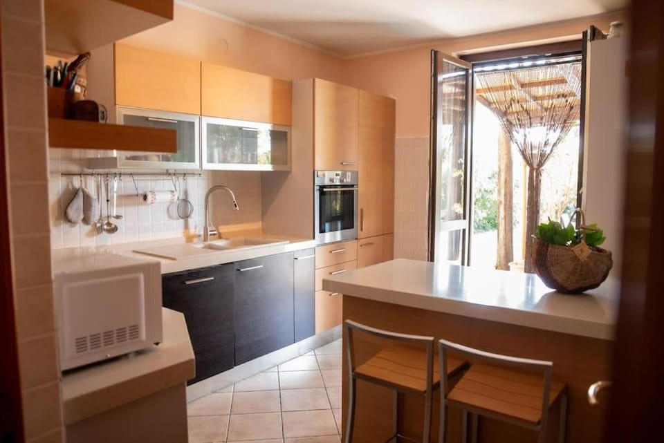 Kitchen or kitchenette, Dining area, dishwasher, oven, stove