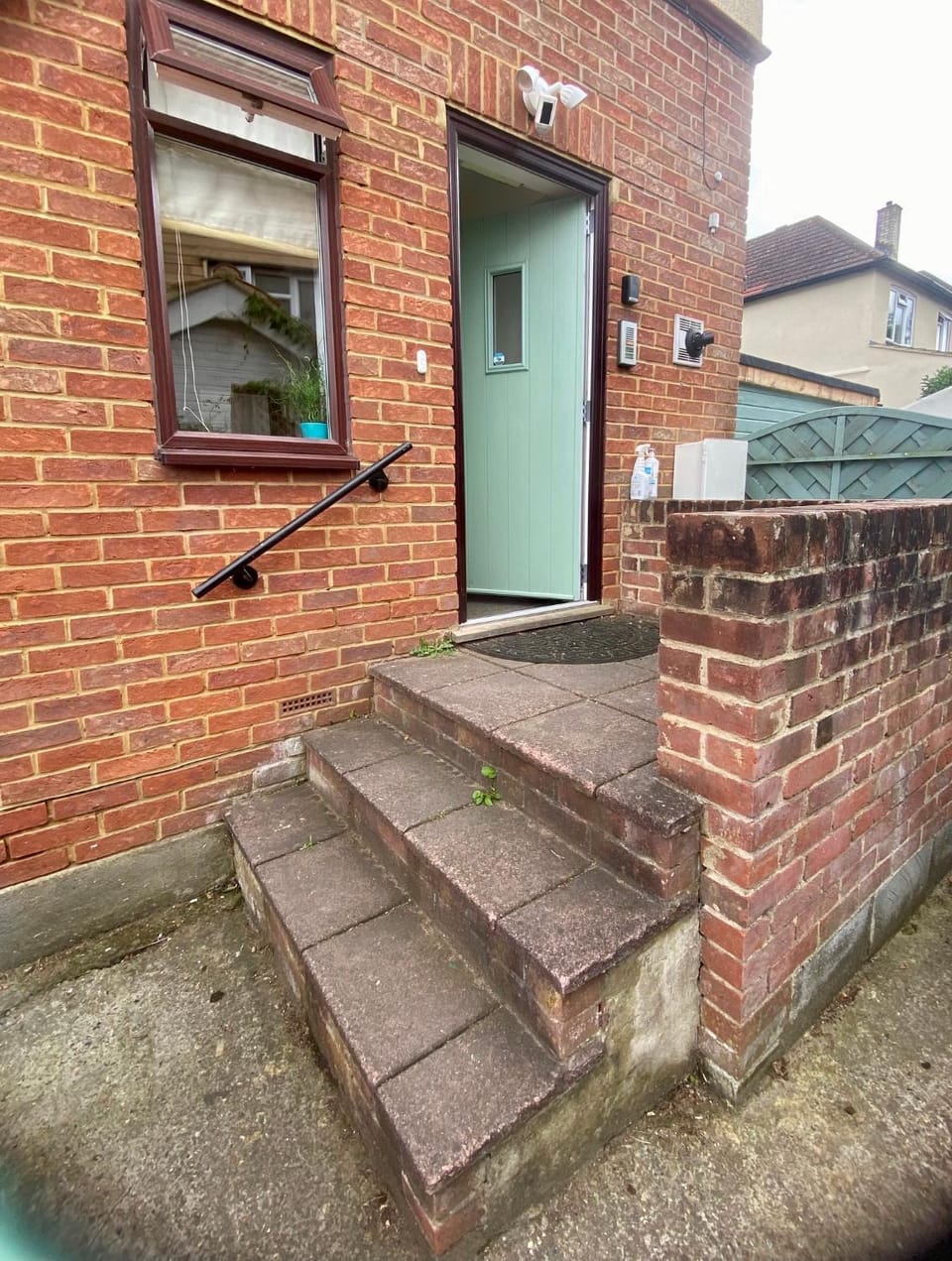Pound Corner Apartment in Godalming