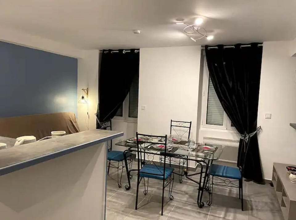 Living room, Seating area, Dining area