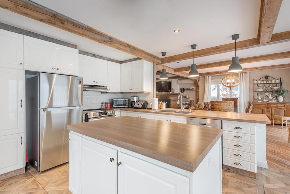 Coffee/tea facilities, Kitchen or kitchenette, dishwasher, minibar, pet friendly, stove