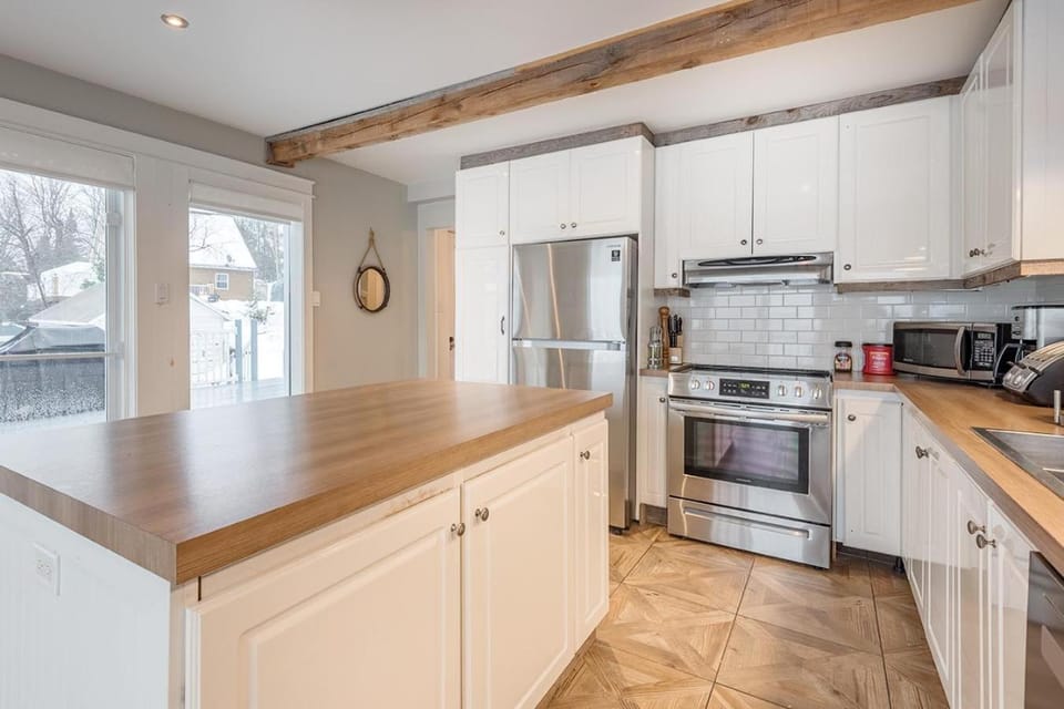 Coffee/tea facilities, Kitchen or kitchenette, dishwasher, minibar, pet friendly, stove, toaster