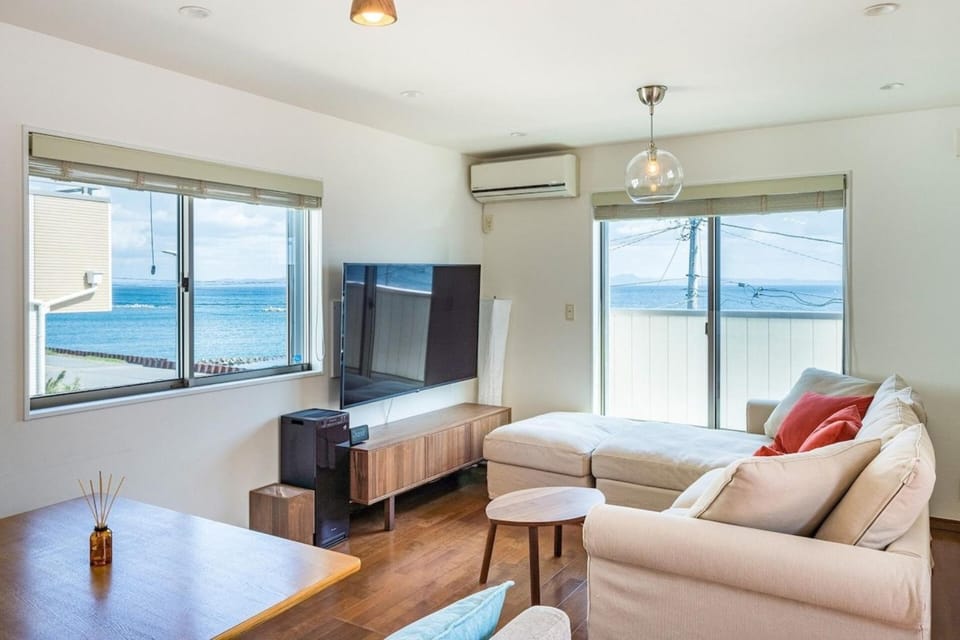 Oceanfront Villa Hale Kahakai - Vacation STAY 52334v House in Yokosuka