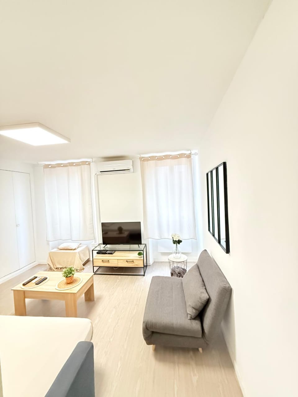 TV and multimedia, Seating area