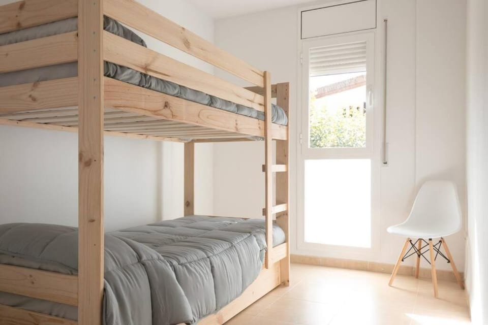 Photo of the whole room, bunk bed