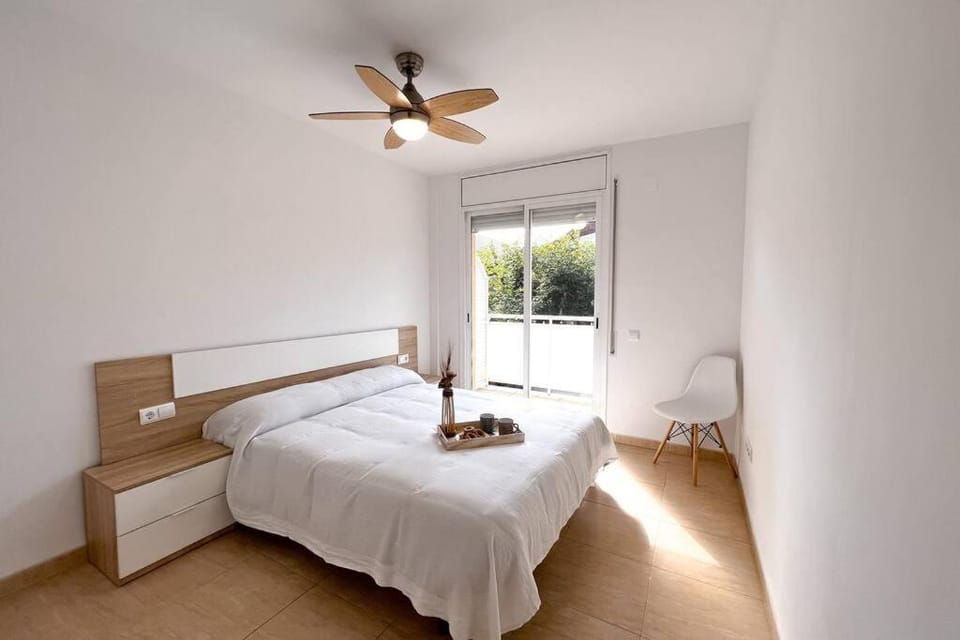 Bed, Photo of the whole room, Bedroom, fireplace