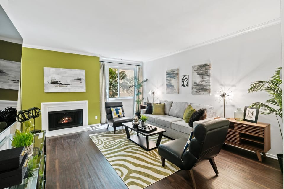 Beverly Hills Gem 1 BR Apt with Parking 218 Apartment hotel in Beverly Hills