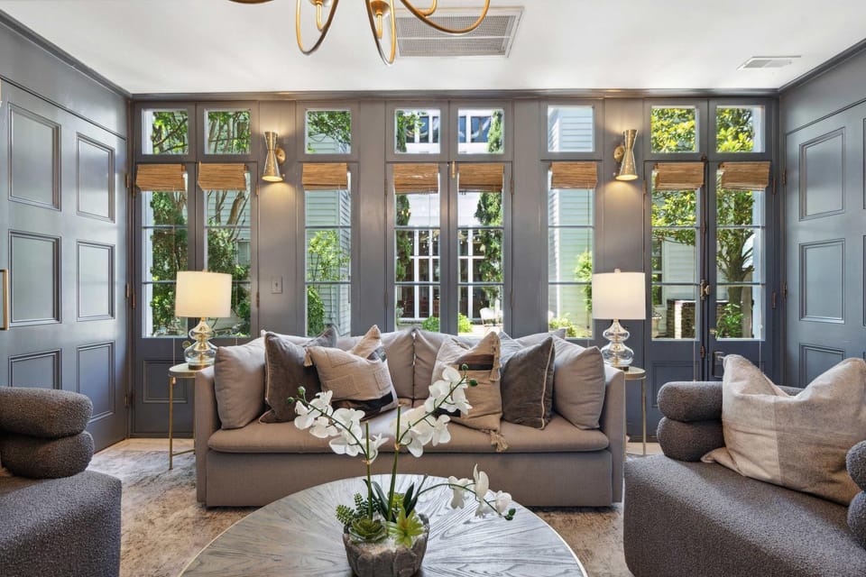 View (from property/room), Living room, Seating area